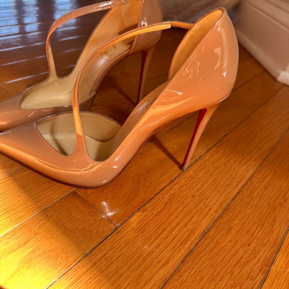 Christian Louboutin nude heels - Picture 4 of 6
